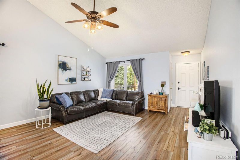 1035 Barnum Dr, Colorado Springs, CO 80911