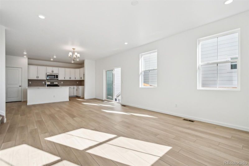 3315 N Coolidge Way, Aurora, CO 80019