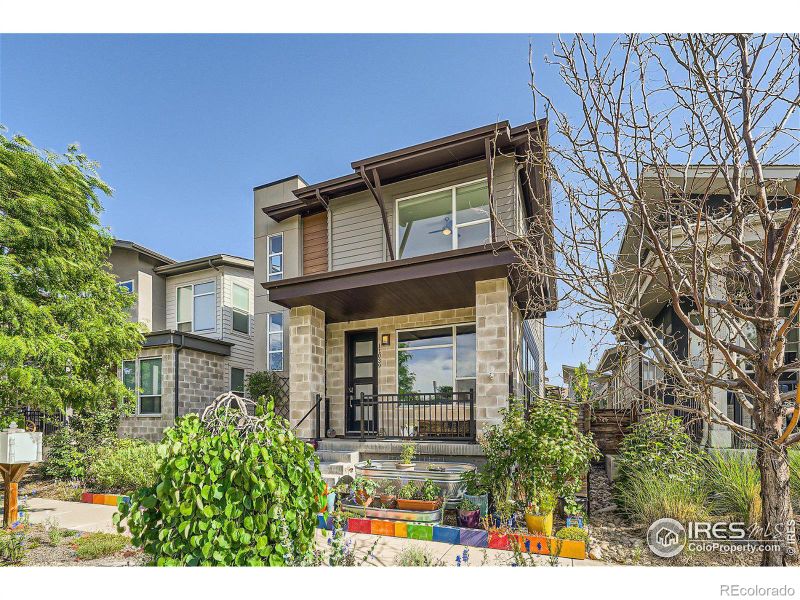 11039 E 25th Dr, Aurora, CO 80010