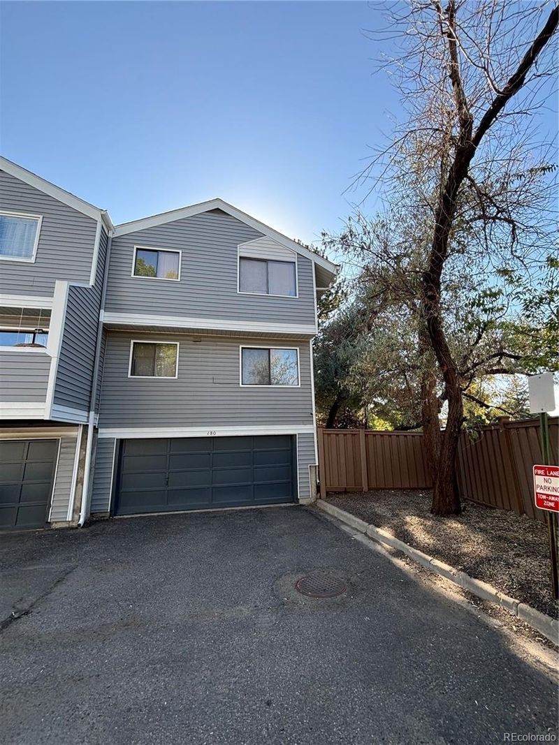 180 S Nome St, Aurora, CO 80012