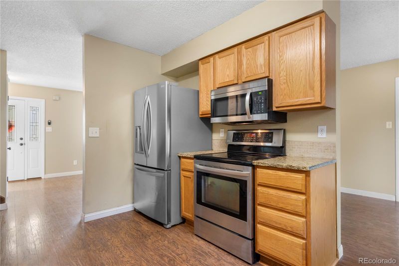 6263 W 70th Ave, Arvada, CO 80003