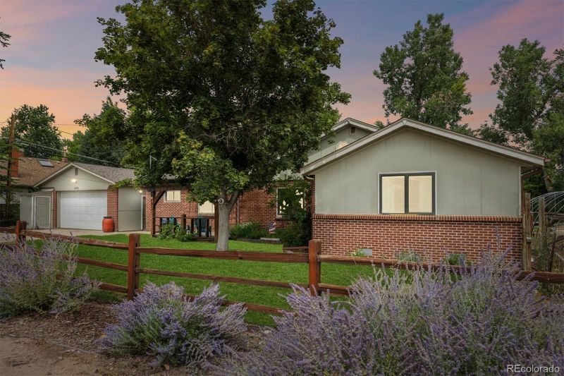8695 W 51st Ave, Arvada, CO 80002