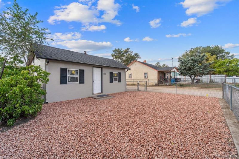 2018 E 14th St, Pueblo, CO 81001