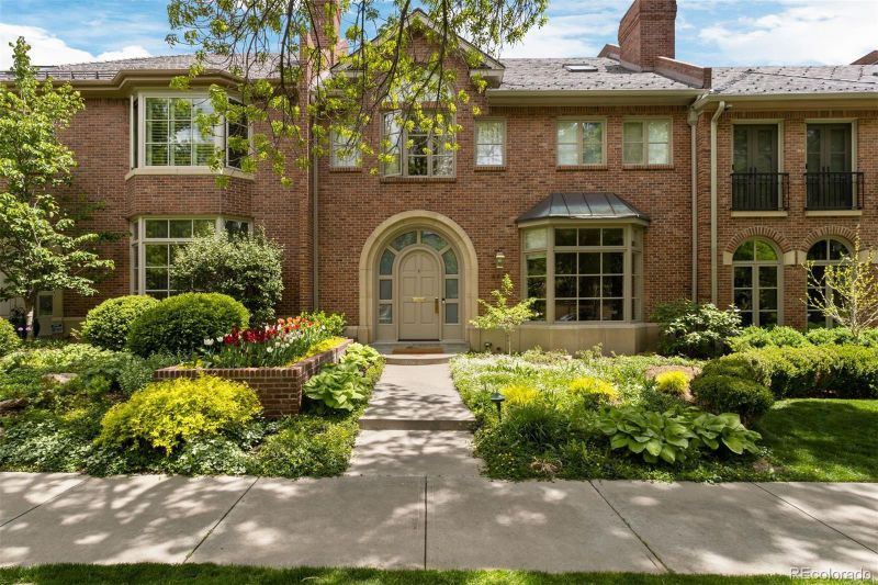 464 Columbine St, Denver, CO 80206