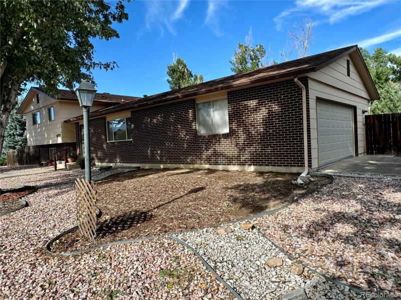 6717 Prince Dr, Colorado Springs, CO 80918