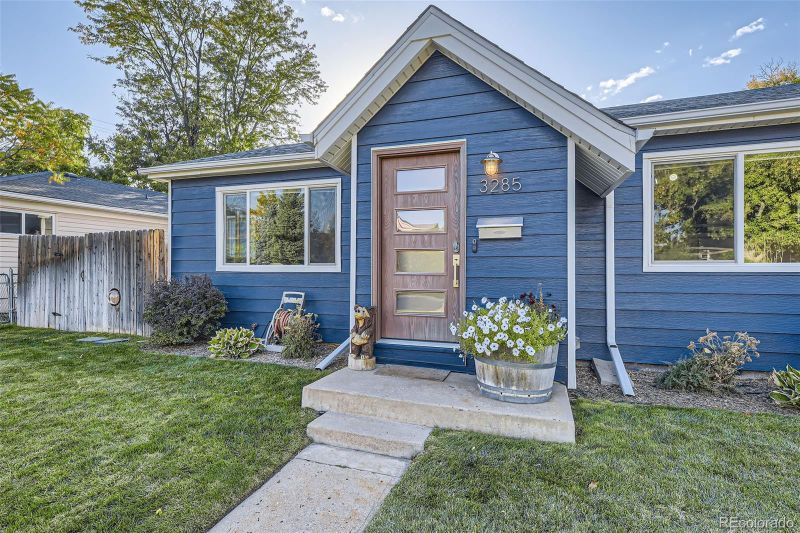 3285 S Corona St, Englewood, CO 80113