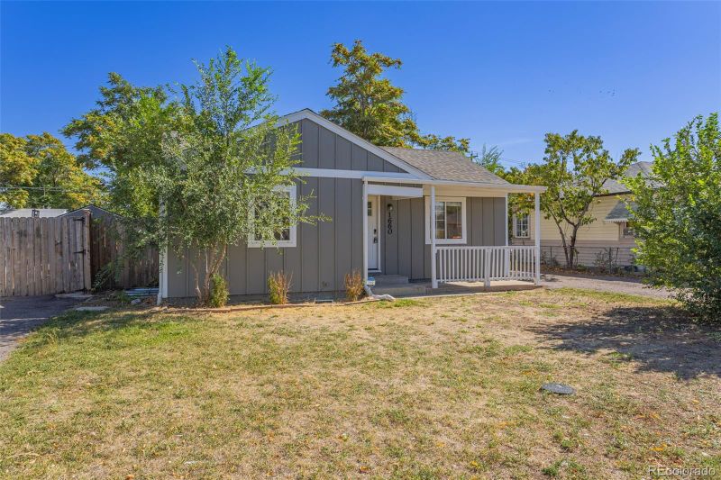 1660 Lima St, Aurora, CO 80010