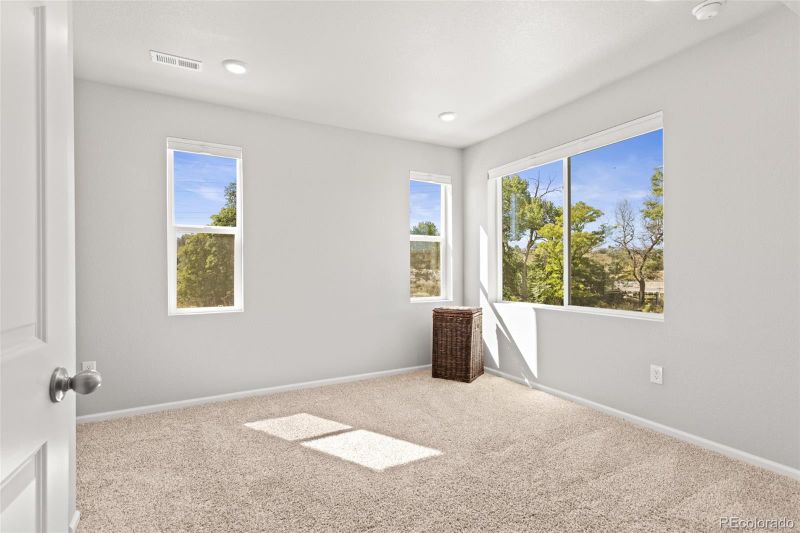 5675 Vivian St, Arvada, CO 80002