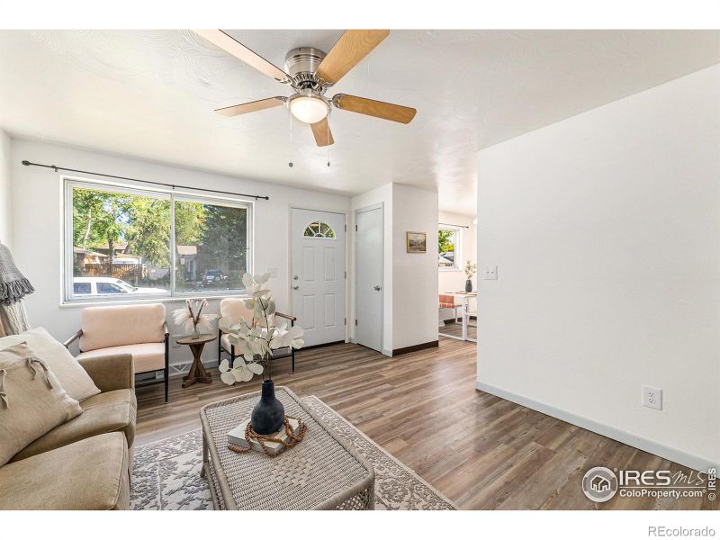 817 Hubbard Dr, Longmont, CO 80504