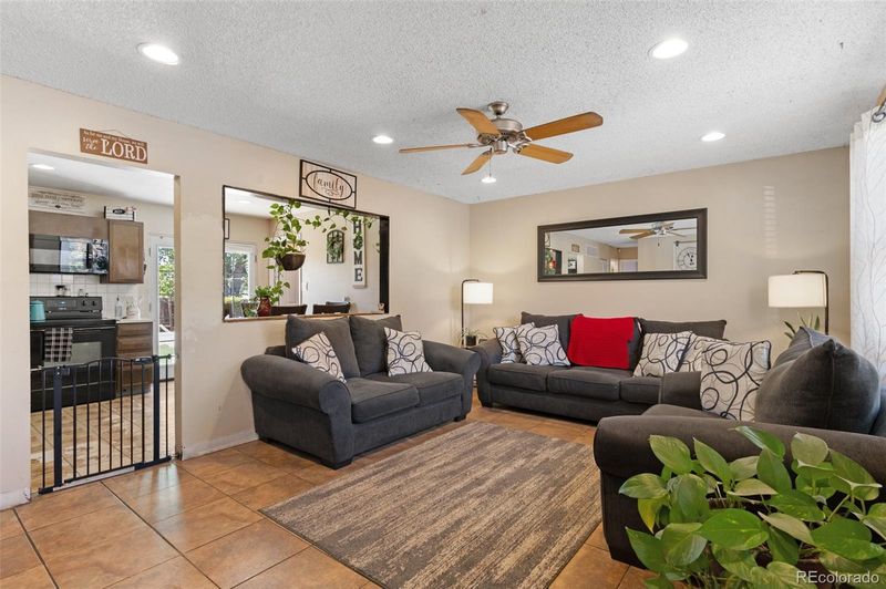 5565 Blackhawk Way, Denver, CO 80239