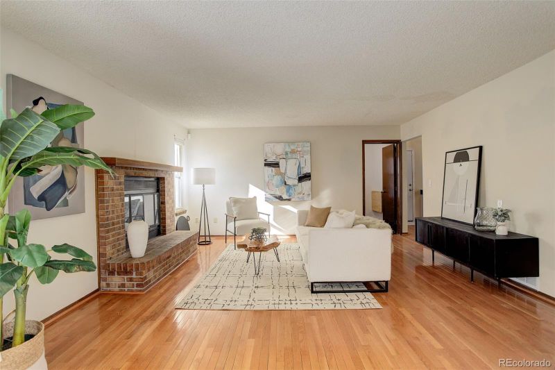 722 S Eagle St, Aurora, CO 80012
