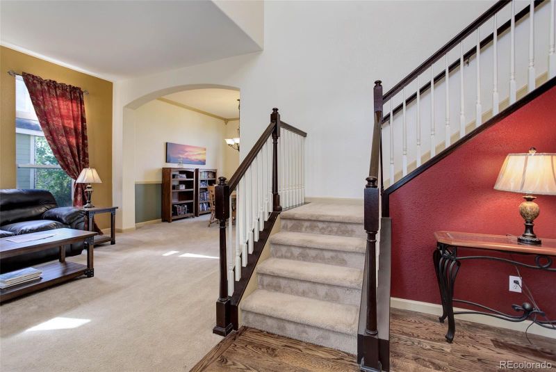 7051 S Oak Hill Cir, Aurora, CO 80016