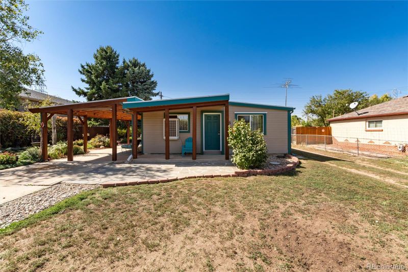 15 Eaton St, Lakewood, CO 80226
