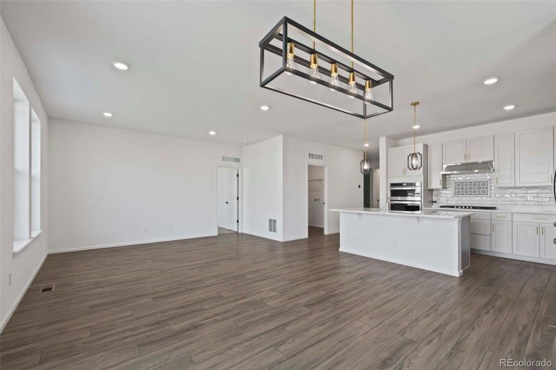 21249 E 61st Ave, Aurora, CO 80019