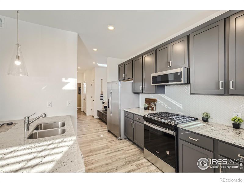 6020 Croaking Toad Dr, Fort Collins, CO 80528