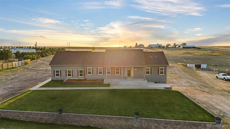 59304 E Commanche Way, Strasburg, CO 80136