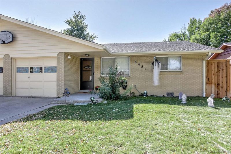 8642 W 44th Pl, Wheat Ridge, CO 80033