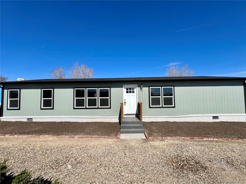 363 E Countryside Dr, Pueblo, CO 81007