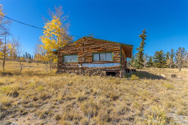902 Cumberland Dr, Jefferson, CO 80456