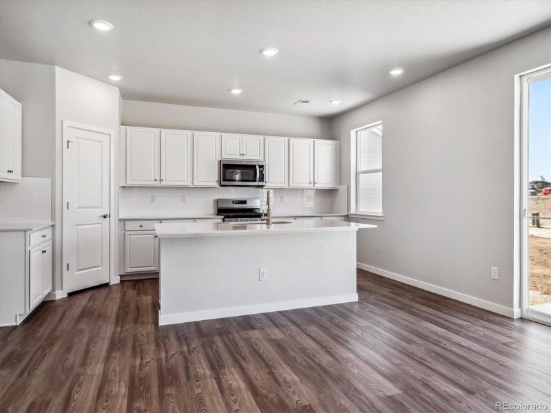 3453 N Irvington St, Aurora, CO 80019