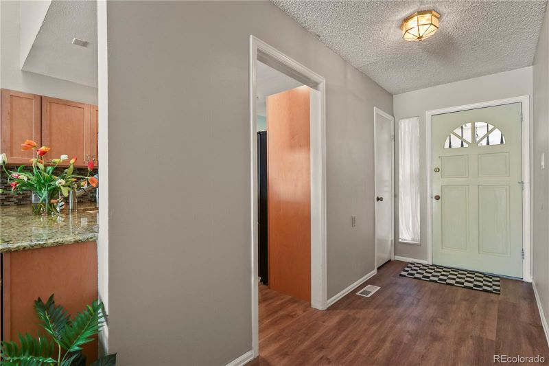 7127 S Vine Cir W, Centennial, CO 80122