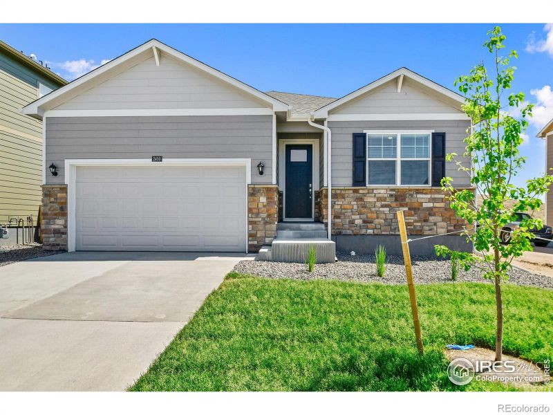 812 Crest St, Lochbuie, CO 80603