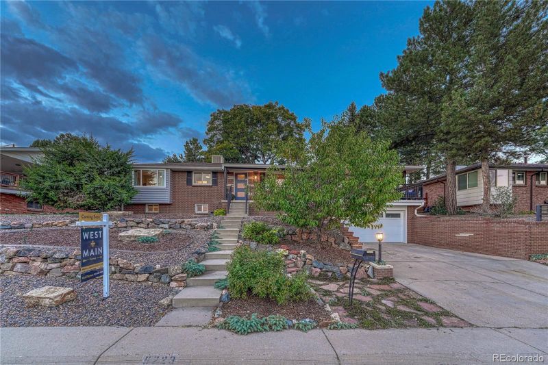 8223 W 70th Pl, Arvada, CO 80004