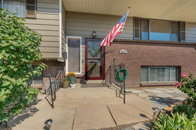 8512 Mason Cir, Westminster, CO 80031