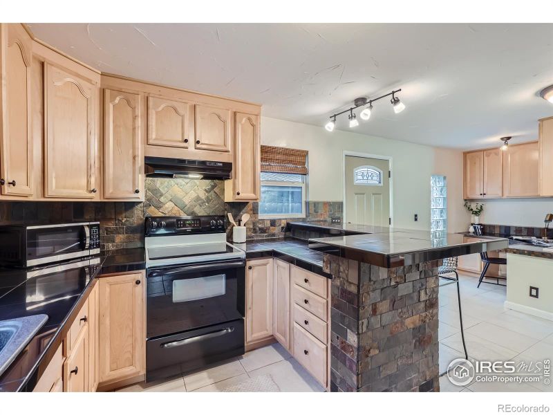 25 Reed Pl, Longmont, CO 80504