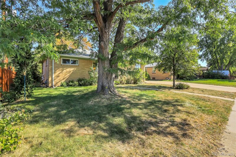 5760 Everett St, Arvada, CO 80002