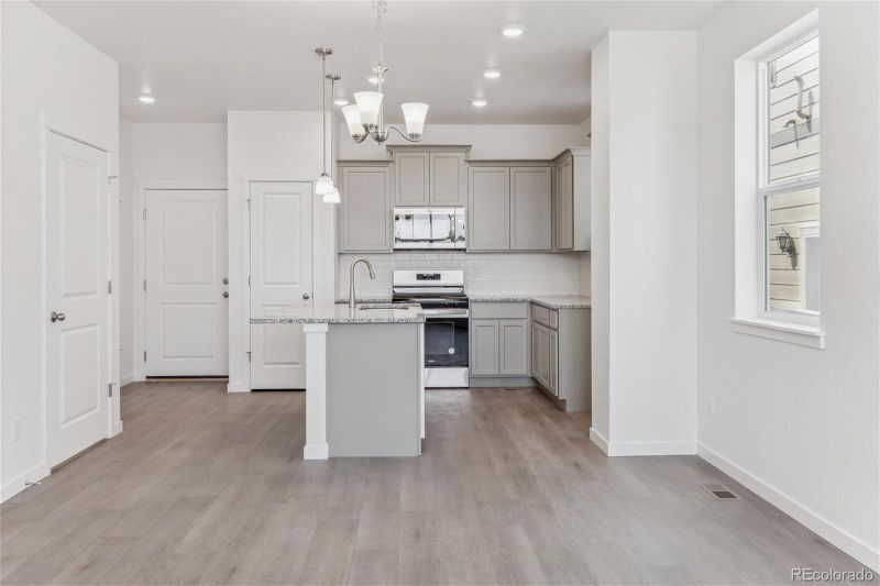9831 Bahama St, Commerce City, CO 80022