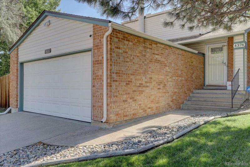4374 S Eagle Cir, Aurora, CO 80015