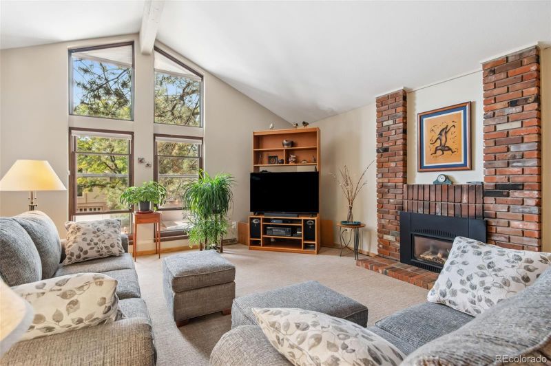 2732 S Oakland Cir E, Aurora, CO 80014