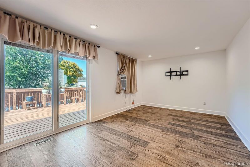 1477 S Bahama St, Aurora, CO 80017