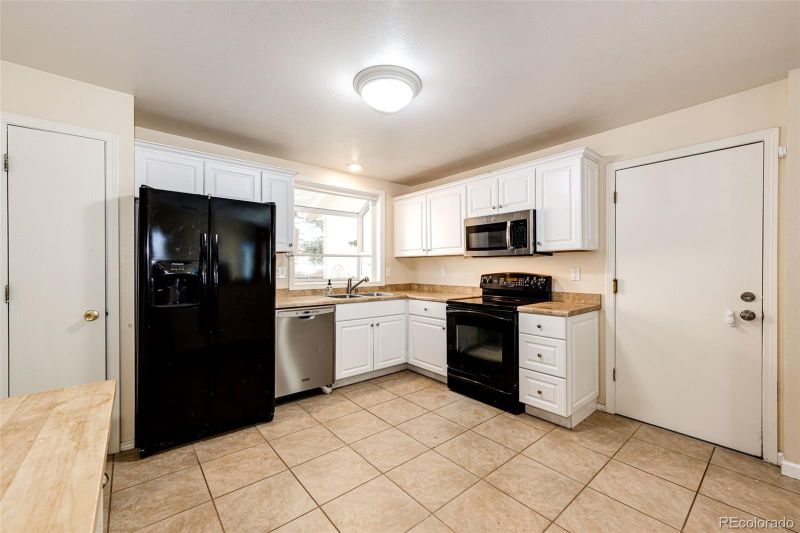 4015 S Fundy Way, Aurora, CO 80013