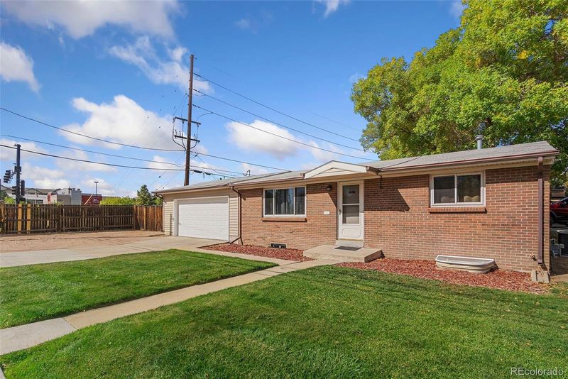 9901 W 51st Pl, Arvada, CO 80002