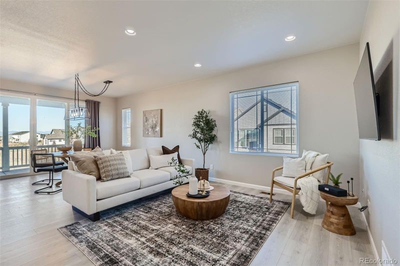 711 N Waterloo Ct, Aurora, CO 80018