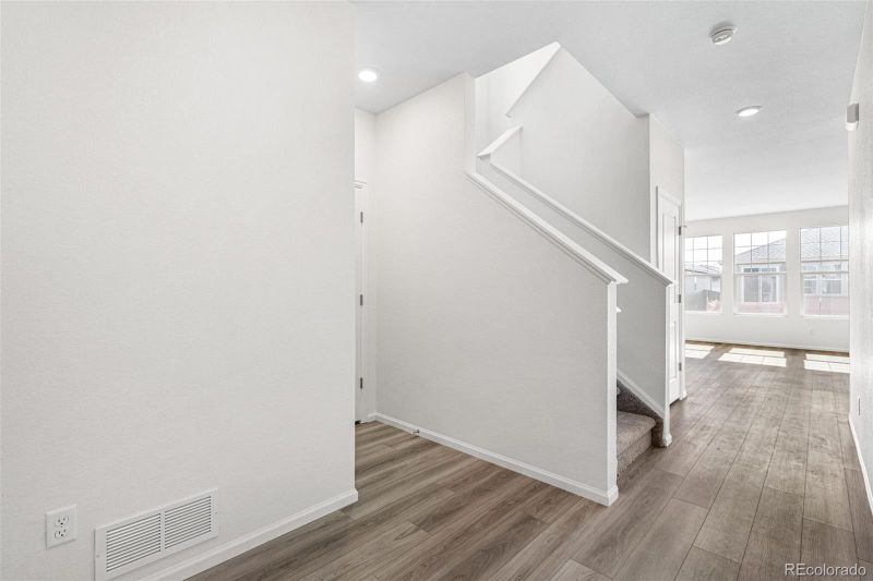 4662 Sunsplash Way, Johnstown, CO 80534