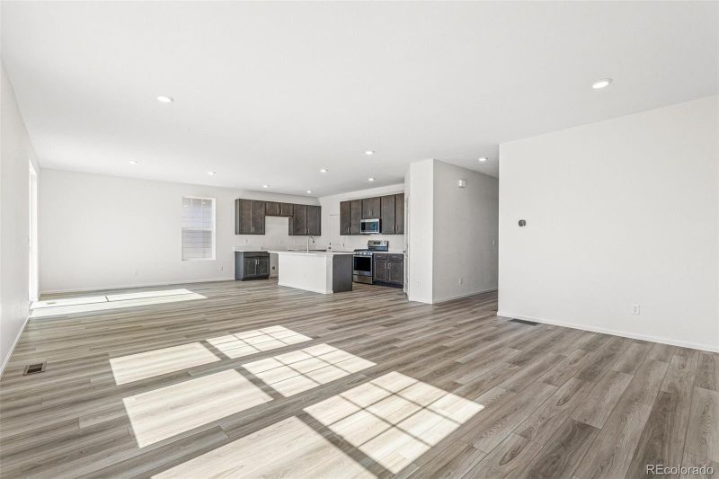 4662 Sunsplash Way, Johnstown, CO 80534