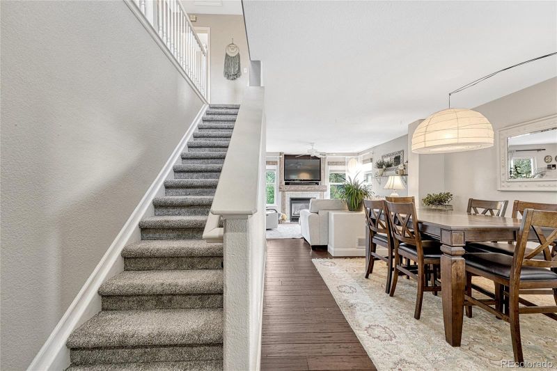 10047 Strathfield Ln, Highlands Ranch, CO 80126