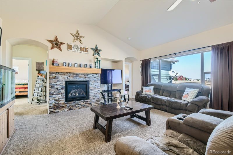 738 S Main St, Byers, CO 80103