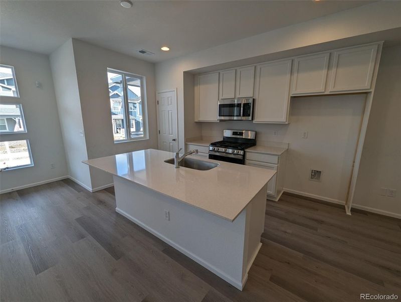 8487 Eagle River St, Littleton, CO 80125