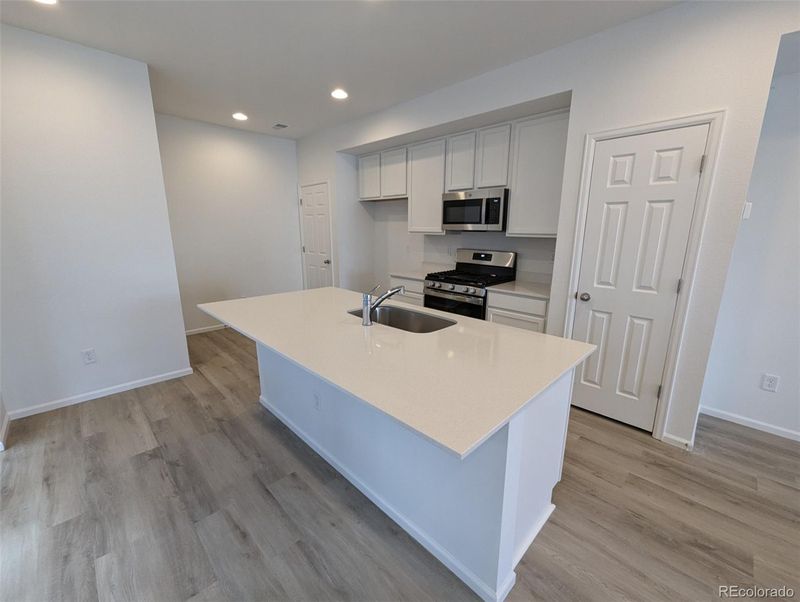 8485 Eagle River St, Littleton, CO 80125