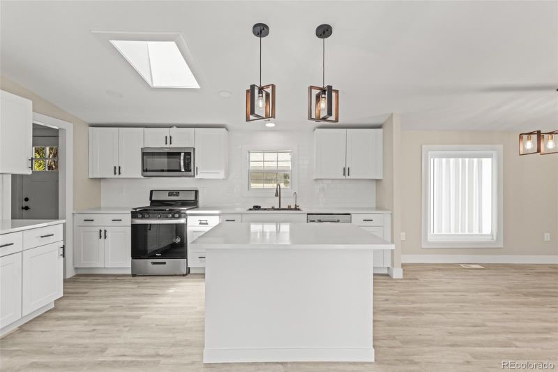 661 S Raleigh St, Denver, CO 80219