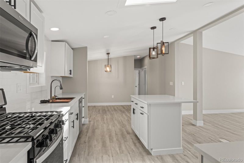 661 S Raleigh St, Denver, CO 80219