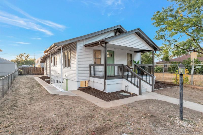 3943 S Lincoln St, Englewood, CO 80113