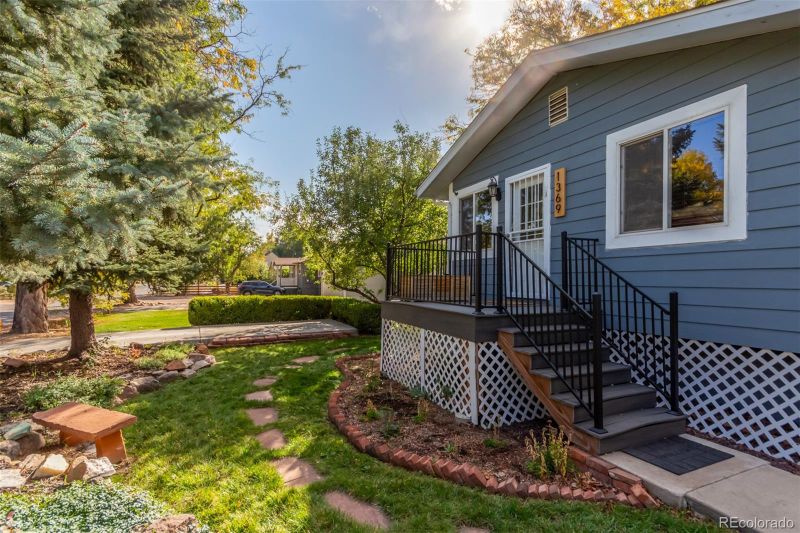 1369 Teller St, Lakewood, CO 80214