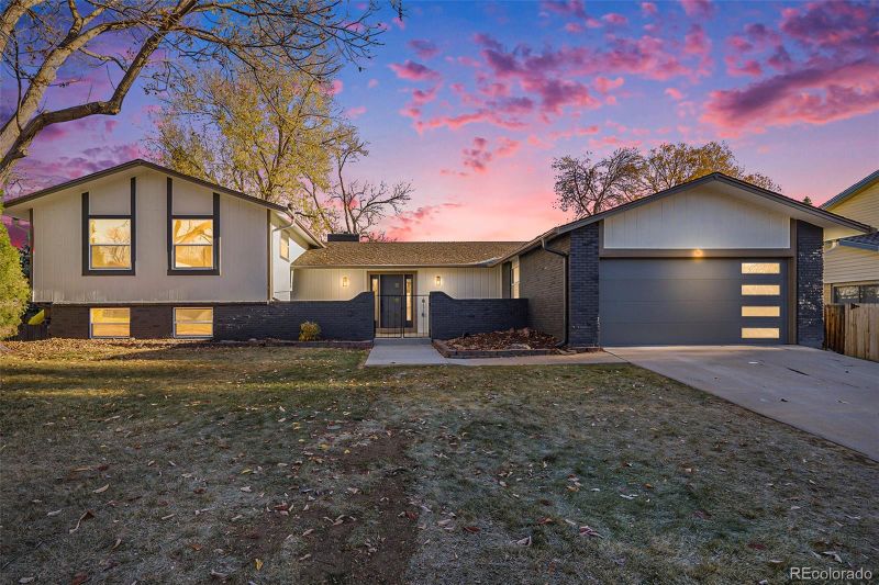 6185 W Frost Dr, Littleton, CO 80128