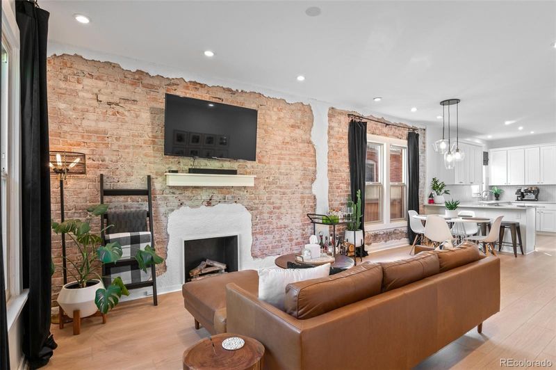 817 S Clarkson St, Denver, CO 80209