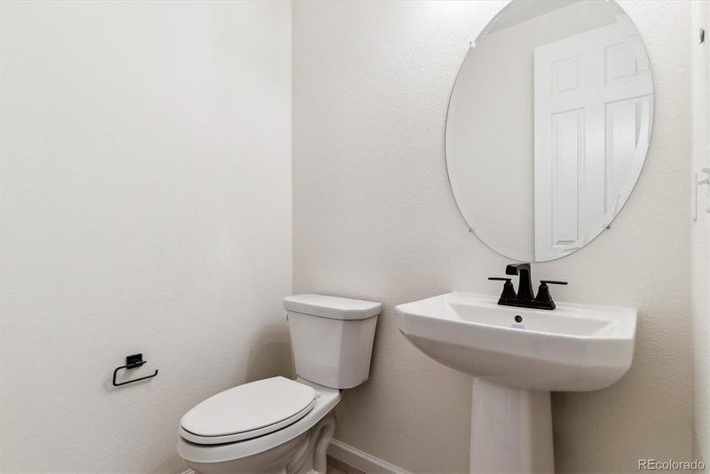 3813 N Elk St, Aurora, CO 80019
